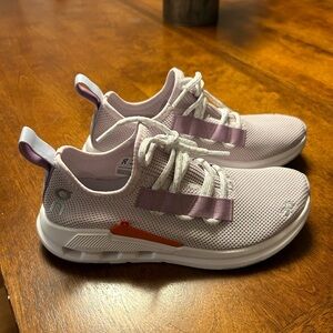 On Running Cloudeasy Orchid  Lavendula  women's size 6.